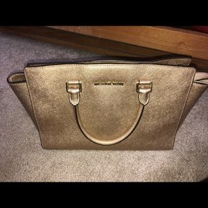 Michael kors gold bag